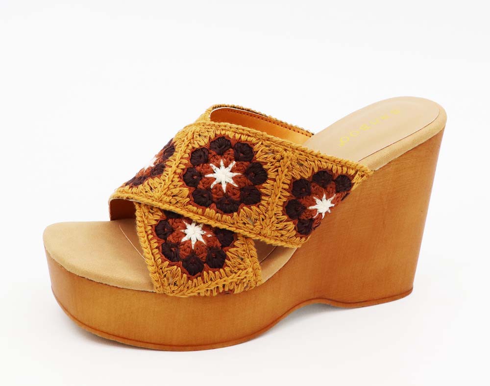 Bamboo brand wedge discount sandals