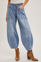 Lt.Wash Denim Mid-Waist Drawstrings Barrel Jeans