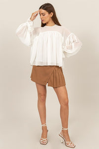 Off White Flowy Blouse With Gathered Cuffs