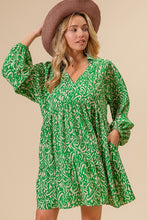 Green/Cream Woven Printed Dress With Side Pocket