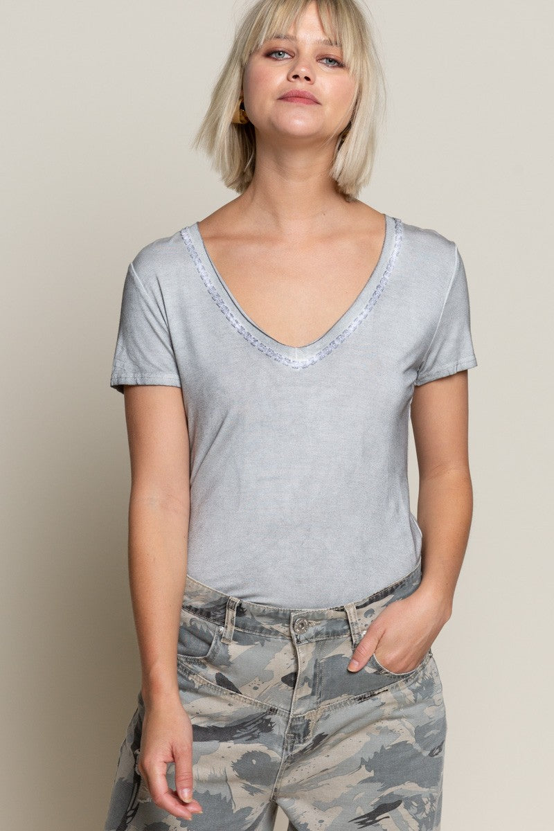 Fog V-Neck Basic Knit Top