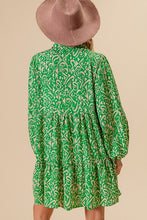 Green/Cream Woven Printed Dress With Side Pocket